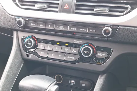 PY21OTG Kia Niro 1.6 GDi Hybrid 3 5dr DCT Thumbnail #39