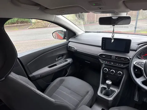 BD72YZR Dacia Jogger 1.0 TCe Extreme SE 5dr Thumbnail #25