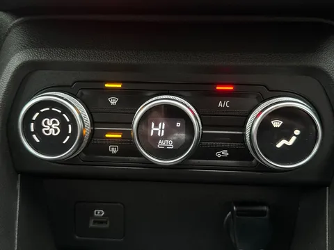 BD72YZR Dacia Jogger 1.0 TCe Extreme SE 5dr Thumbnail #17