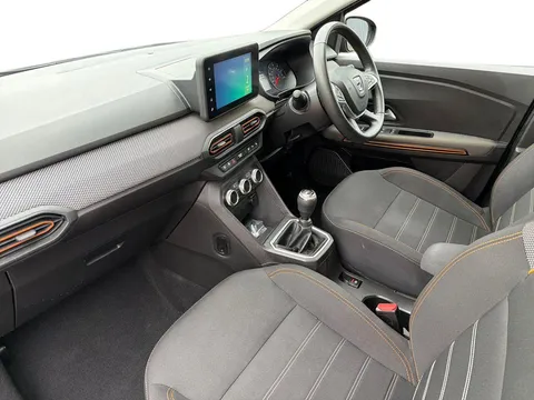 DL72MWU Dacia Sandero Stepway 1.0 TCe Prestige 5dr Thumbnail #4