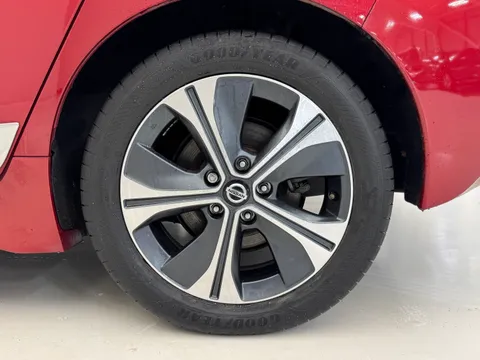 DG22LYY Nissan LEAF 110kW N-Connecta 40kWh 5dr Auto Thumbnail #11