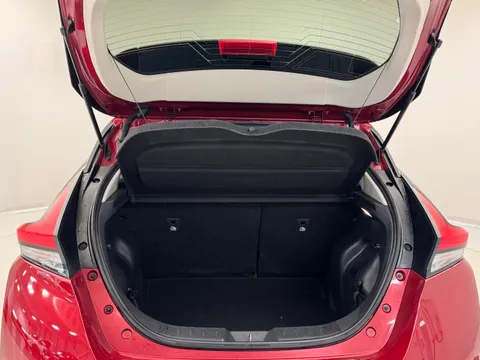 DG22LYY Nissan LEAF 110kW N-Connecta 40kWh 5dr Auto Thumbnail #12