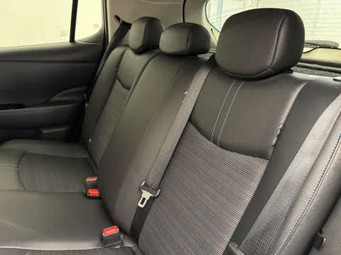 DG22LYY Nissan LEAF 110kW N-Connecta 40kWh 5dr Auto Thumbnail #13