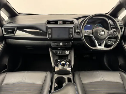 DG22LYY Nissan LEAF 110kW N-Connecta 40kWh 5dr Auto Thumbnail #3