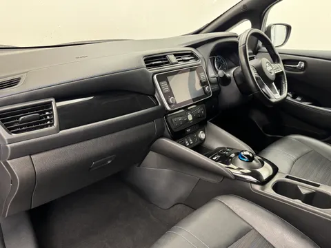 DG22LYY Nissan LEAF 110kW N-Connecta 40kWh 5dr Auto Thumbnail #15