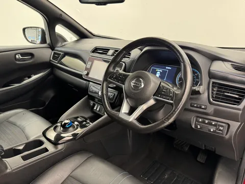 DG22LYY Nissan LEAF 110kW N-Connecta 40kWh 5dr Auto Thumbnail #21