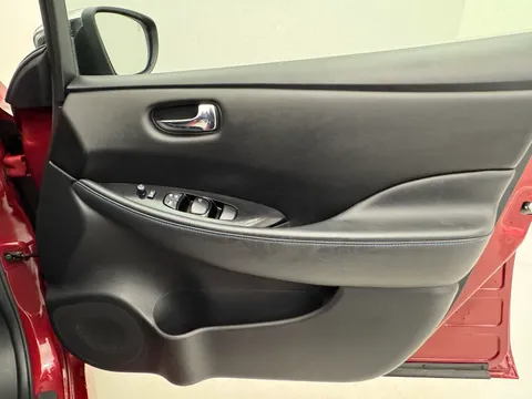 DG22LYY Nissan LEAF 110kW N-Connecta 40kWh 5dr Auto Thumbnail #25