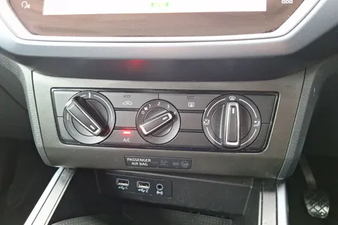 YM69NLT SEAT Arona 1.0 TSI SE Technology [EZ] 5dr Thumbnail #41