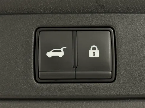 OW74XRV Nissan Qashqai 1.5 E-Power Tekna 5dr Auto Thumbnail #13