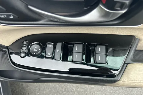 RO69VPN Honda CR-V 2.0 i-MMD Hybrid EX 5dr eCVT Thumbnail #14
