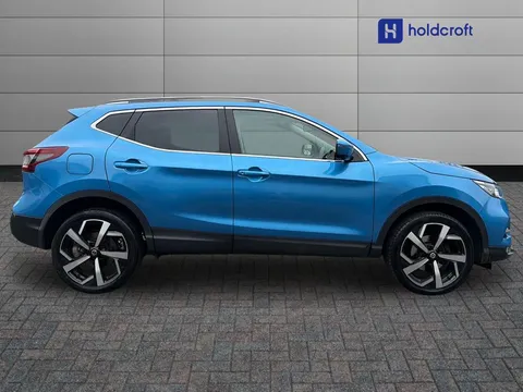 VO21WRG Nissan Qashqai 1.3 DiG-T N-Motion 5dr Thumbnail #3