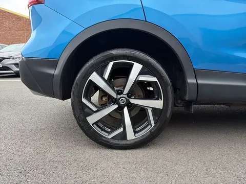 VO21WRG Nissan Qashqai 1.3 DiG-T N-Motion 5dr Thumbnail #9