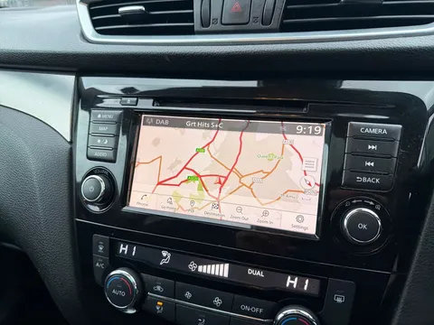 VO21WRG Nissan Qashqai 1.3 DiG-T N-Motion 5dr Thumbnail #14