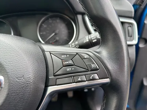 VO21WRG Nissan Qashqai 1.3 DiG-T N-Motion 5dr Thumbnail #25