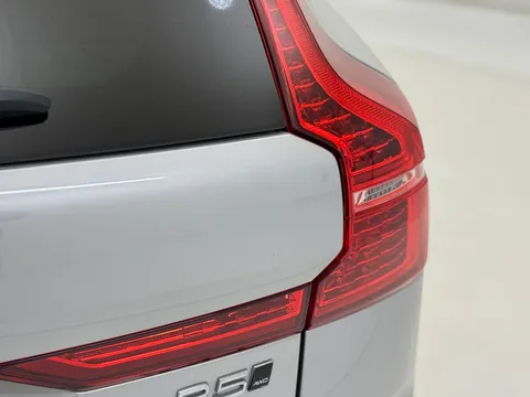 DP72HHC Volvo XC60 2.0 B5P Ultimate Dark 5dr AWD Geartronic Thumbnail #21