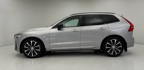 DP72HHC Volvo XC60 2.0 B5P Ultimate Dark 5dr AWD Geartronic Thumbnail #3