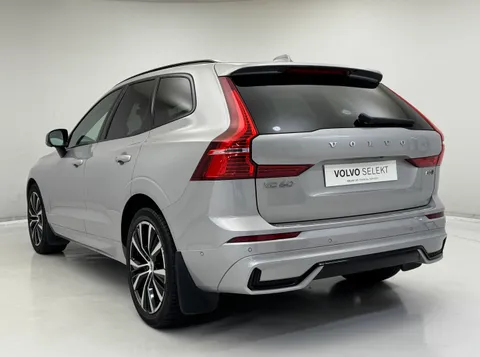 DP72HHC Volvo XC60 2.0 B5P Ultimate Dark 5dr AWD Geartronic Thumbnail #9