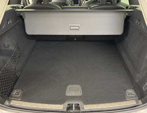 DP72HHC Volvo XC60 2.0 B5P Ultimate Dark 5dr AWD Geartronic Thumbnail #42