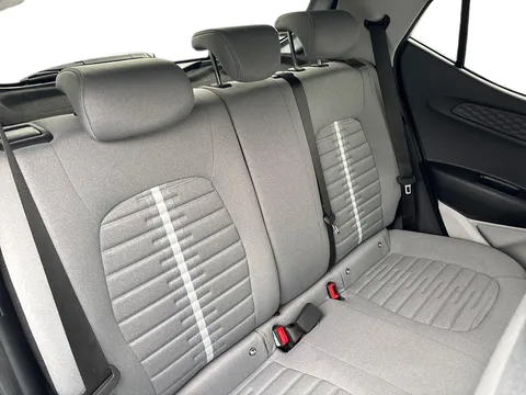 BT72UFM Hyundai i10 1.0 MPi Premium 5dr Auto Thumbnail #10