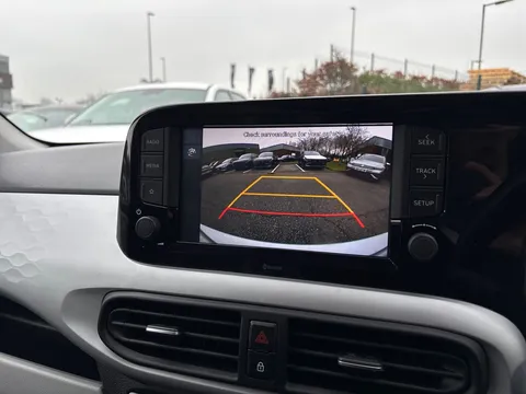 BT72UFM Hyundai i10 1.0 MPi Premium 5dr Auto Thumbnail #15