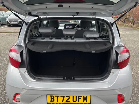 BT72UFM Hyundai i10 1.0 MPi Premium 5dr Auto Thumbnail #17