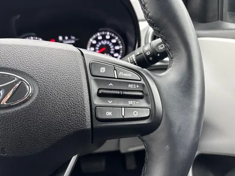 BT72UFM Hyundai i10 1.0 MPi Premium 5dr Auto Thumbnail #21