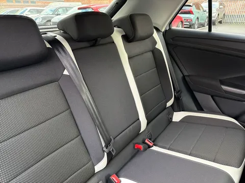 DV71XTC Volkswagen T-Roc 1.5 TSI EVO SEL 5dr DSG Thumbnail #10
