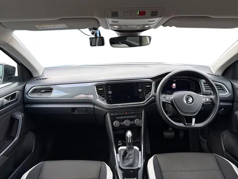 DV71XTC Volkswagen T-Roc 1.5 TSI EVO SEL 5dr DSG Thumbnail #11