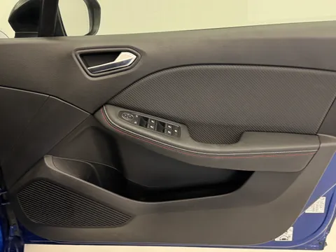 DP69DXJ Renault Clio 1.0 TCe 100 RS Line 5dr Thumbnail #14