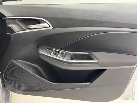 DU75NLA Mg Motor Uk Mg3 1.5 SE 5dr Thumbnail #17