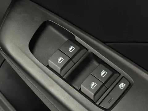 DU75NLA Mg Motor Uk Mg3 1.5 SE 5dr Thumbnail #18