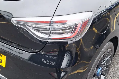 EK74BKG Renault Clio 1.0 TCe 90 Esprit Alpine 5dr Thumbnail #18