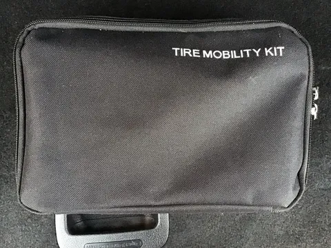 DE22UZV Hyundai Kona 1.0 TGDi 48V MHEV Premium 5dr Thumbnail #17