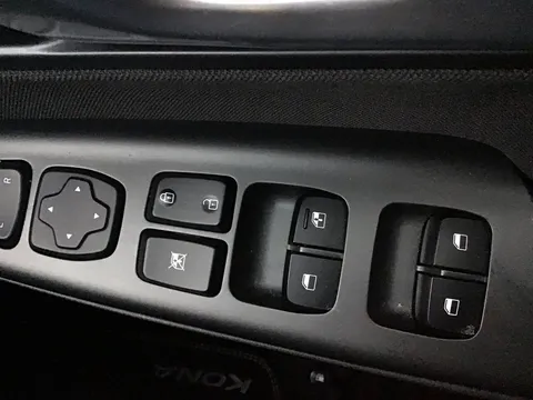 DE22UZV Hyundai Kona 1.0 TGDi 48V MHEV Premium 5dr Thumbnail #20