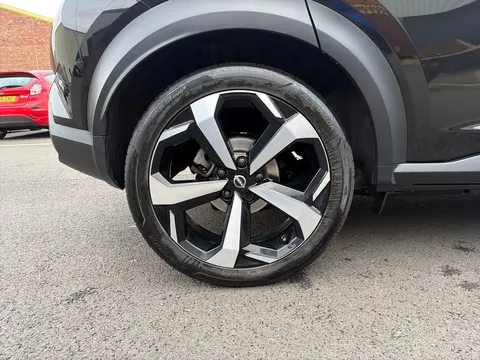 DX73ZGC Nissan Juke 1.6 Hybrid Tekna 5dr Auto Thumbnail #9