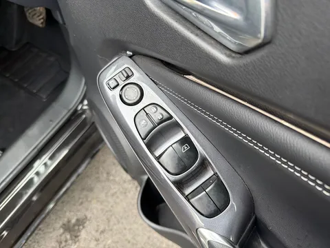 DX73ZGC Nissan Juke 1.6 Hybrid Tekna 5dr Auto Thumbnail #22