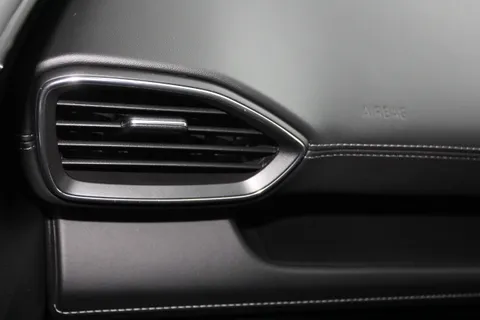 DE73WVD Hyundai Santa Fe 1.6 TGDi Hybrid Ultimate 5dr 4WD Auto Thumbnail #8