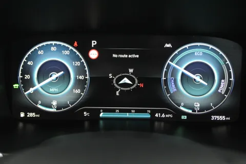 DE73WVD Hyundai Santa Fe 1.6 TGDi Hybrid Ultimate 5dr 4WD Auto Thumbnail #21