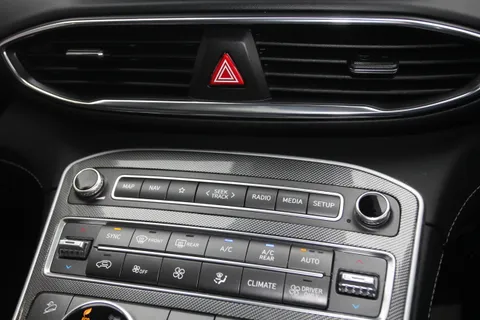 DE73WVD Hyundai Santa Fe 1.6 TGDi Hybrid Ultimate 5dr 4WD Auto Thumbnail #29