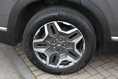 DF22JVC Hyundai Santa Fe 1.6 TGDi Hybrid Ultimate 5dr 4WD Auto Thumbnail #8