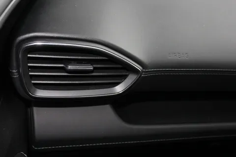 DF22JVC Hyundai Santa Fe 1.6 TGDi Hybrid Ultimate 5dr 4WD Auto Thumbnail #13