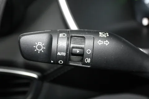 DF22JVC Hyundai Santa Fe 1.6 TGDi Hybrid Ultimate 5dr 4WD Auto Thumbnail #29