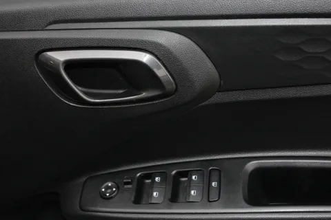 DH23LHC Hyundai i10 1.2 MPi Premium 5dr Auto Thumbnail #16