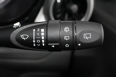 DH23LHC Hyundai i10 1.2 MPi Premium 5dr Auto Thumbnail #23