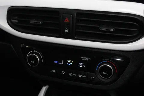 DH23LHC Hyundai i10 1.2 MPi Premium 5dr Auto Thumbnail #26