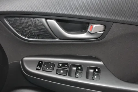 EG19SJU Hyundai Kona 1.0T GDi Blue Drive Premium 5dr Thumbnail #17