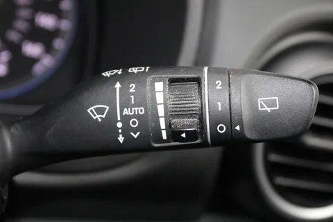 EG19SJU Hyundai Kona 1.0T GDi Blue Drive Premium 5dr Thumbnail #25