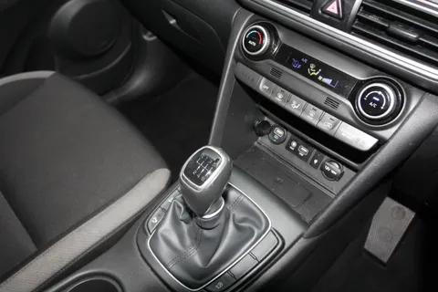 EG19SJU Hyundai Kona 1.0T GDi Blue Drive Premium 5dr Thumbnail #26