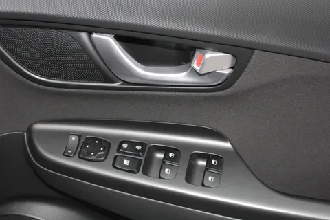 EN21WYR Hyundai Kona 1.6 GDi Hybrid SE Connect 5dr DCT Thumbnail #16