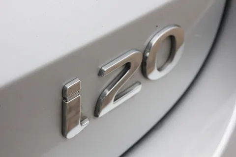 WG72UWP Hyundai i20 1.0T GDi 48V MHD Premium 5dr DCT Thumbnail #13